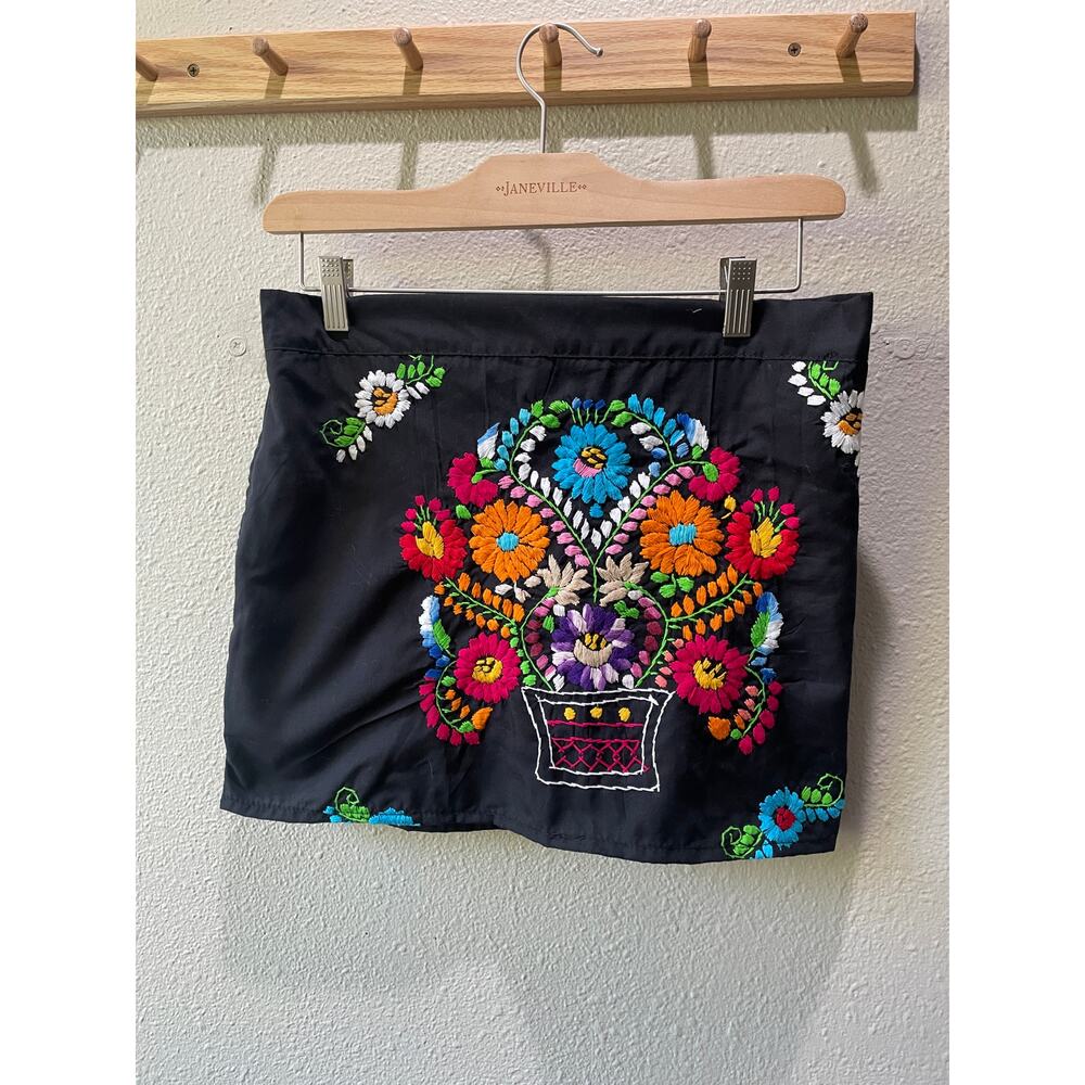 Hand Embroidered Mexican Colorful Floral Black Miniskirt Pockets Size M